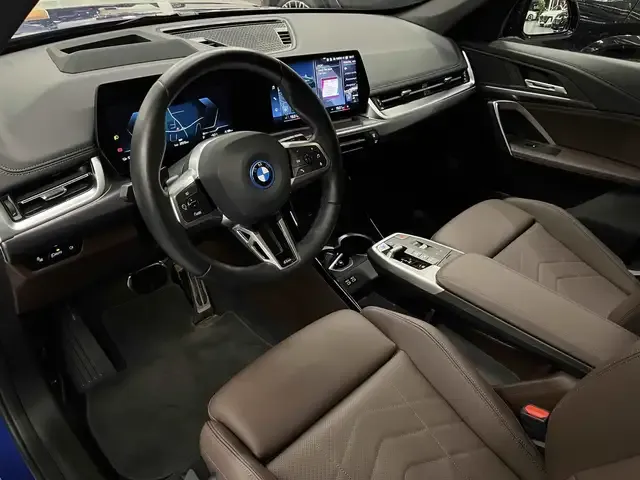 BMW iX1