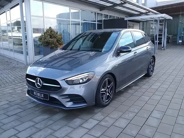 Mercedes-Benz B 180