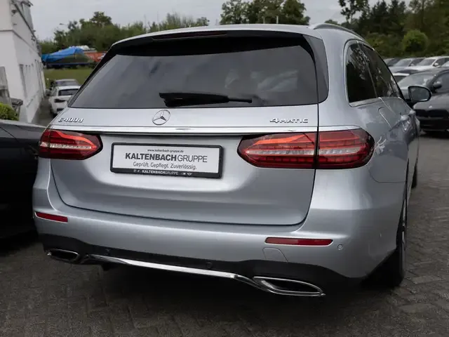 Mercedes-Benz E 400
