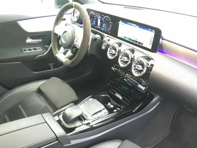 Mercedes-Benz A 45 AMG