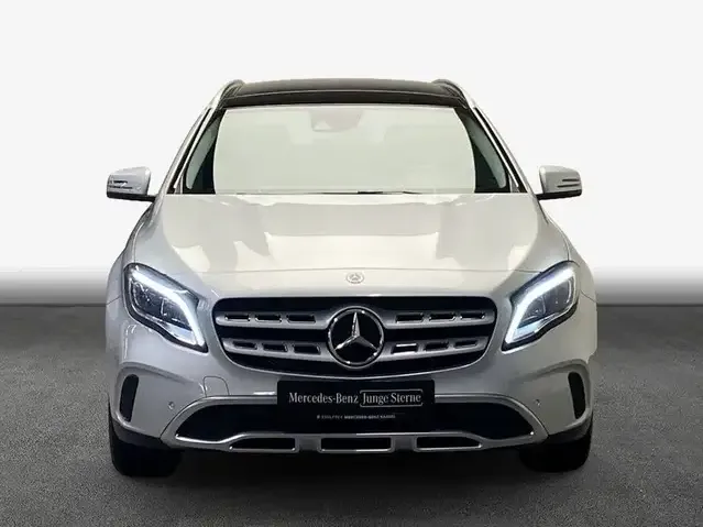 Mercedes-Benz GLA 200