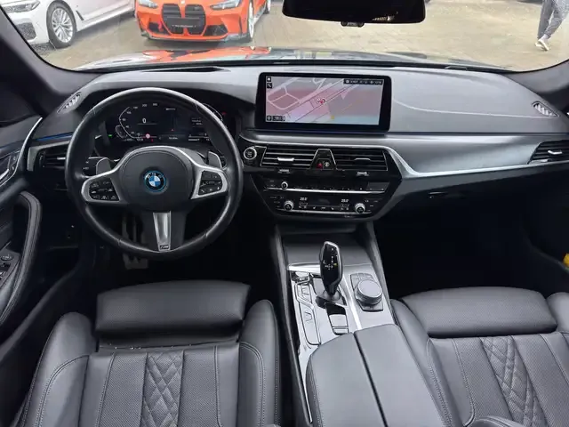 BMW 530