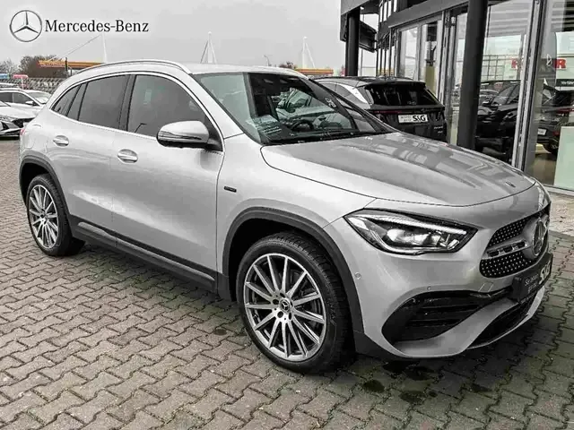 Mercedes-Benz GLA 250