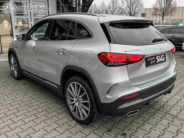 Mercedes-Benz GLA 250