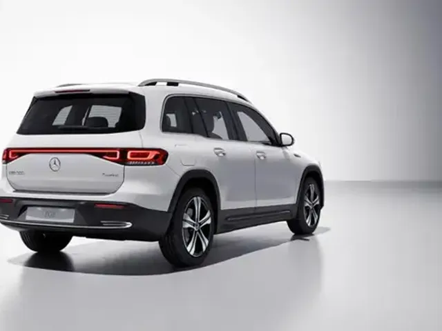 Mercedes-Benz EQB 300