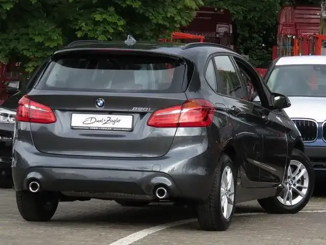 BMW 220