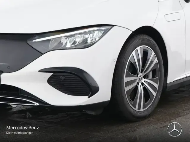 Mercedes-Benz EQE 300