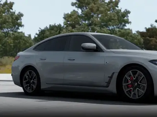 BMW i4