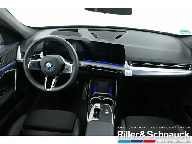 BMW iX1