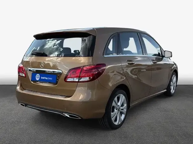 Mercedes-Benz B 180