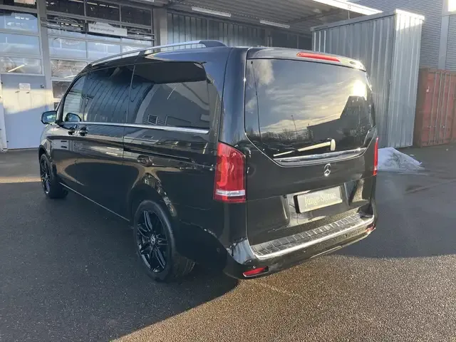 Mercedes-Benz V 250