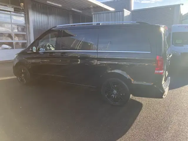 Mercedes-Benz V 250