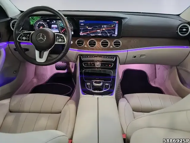 Mercedes-Benz E 200