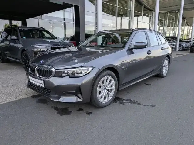 BMW 330