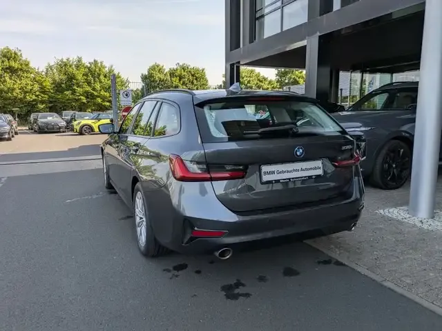BMW 330