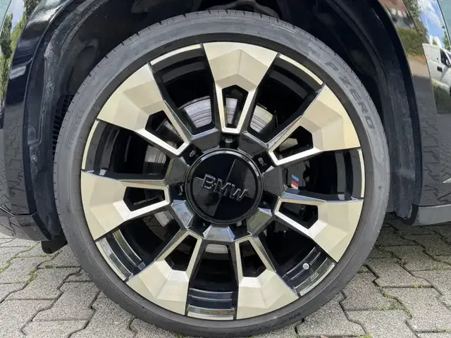 BMW XM