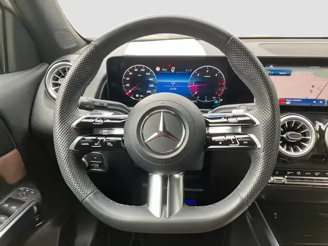 Mercedes-Benz GLB 200