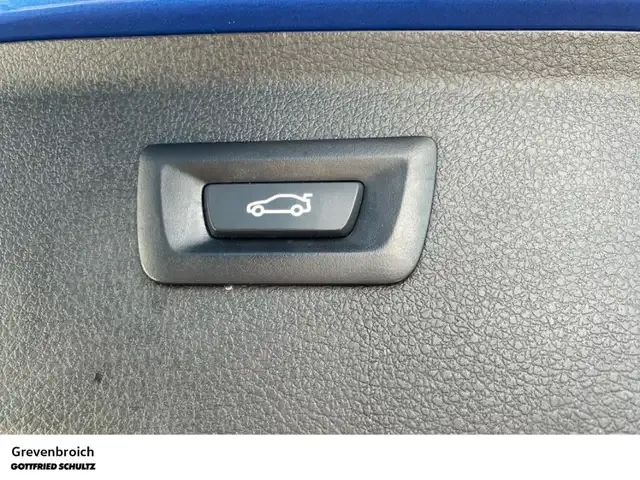 BMW 225