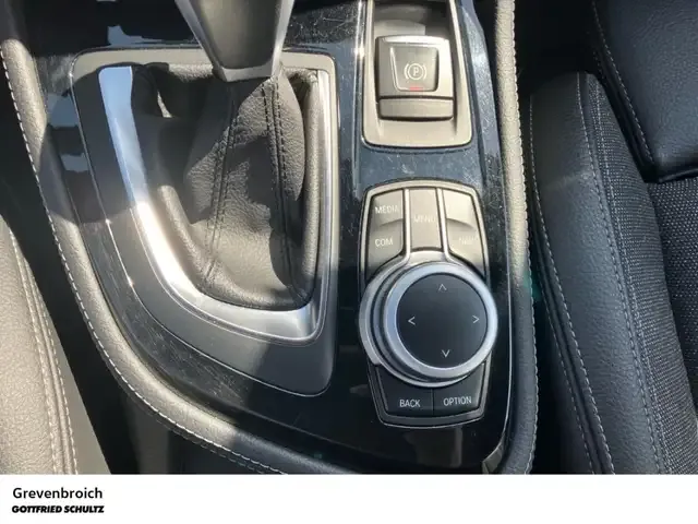 BMW 225