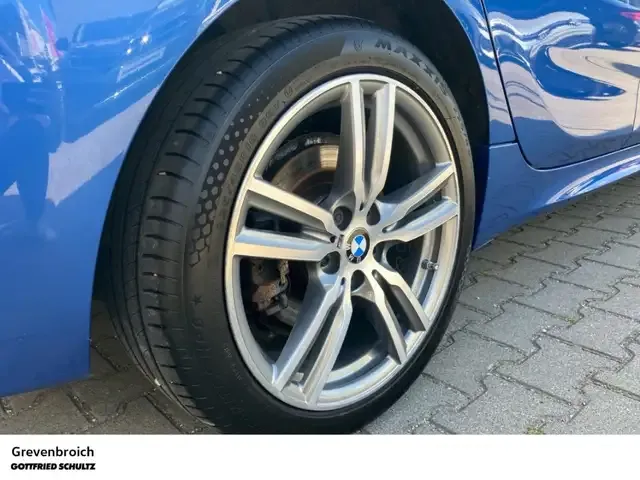 BMW 225