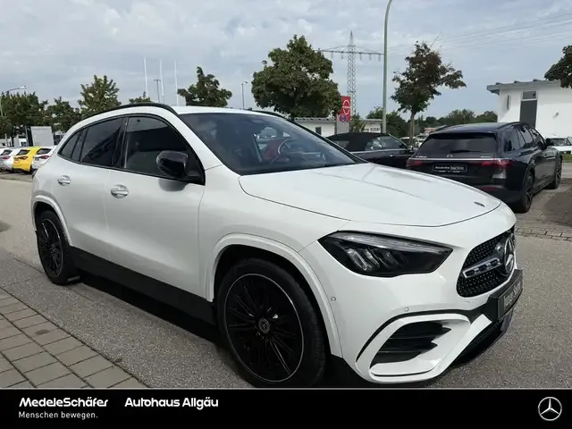 Mercedes-Benz GLA 200
