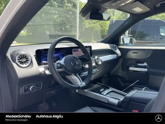 Mercedes-Benz EQB 300