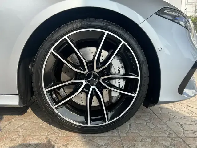 Mercedes-Benz A 35 AMG