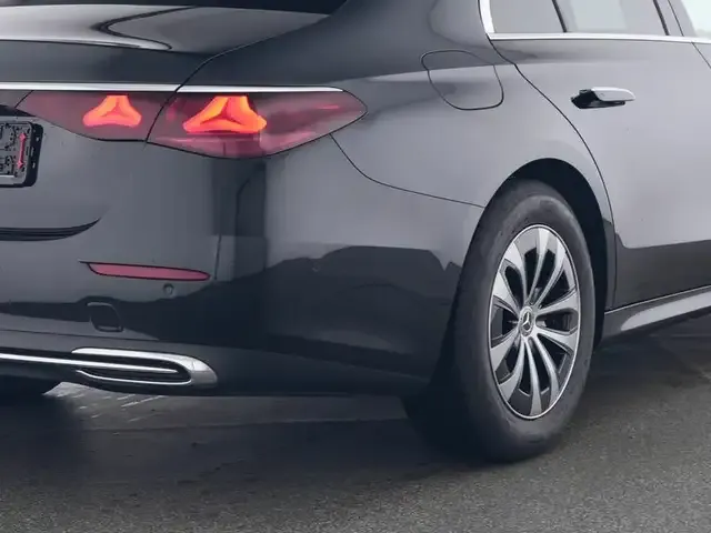Mercedes-Benz E 200
