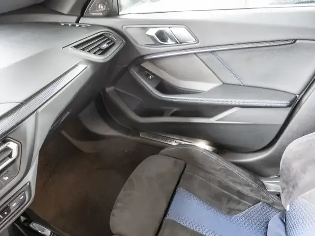 BMW 235