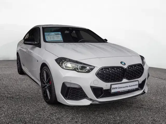 BMW 235