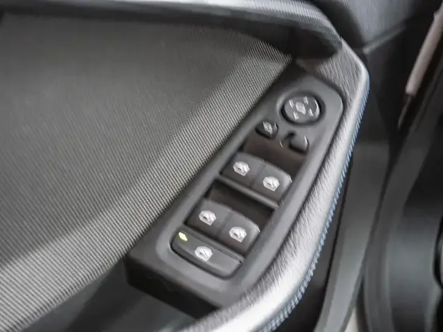 BMW 235