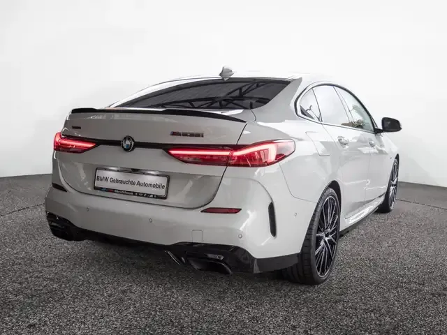 BMW 235
