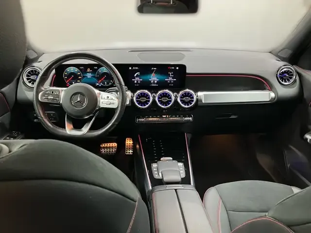 Mercedes-Benz GLB 220