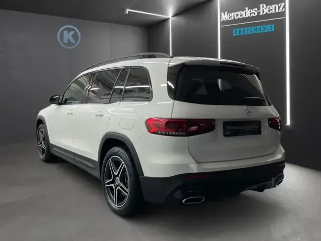 Mercedes-Benz GLB 220