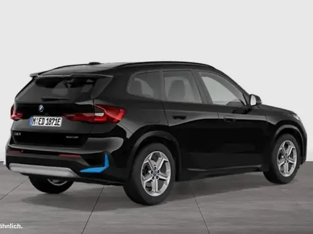BMW iX1