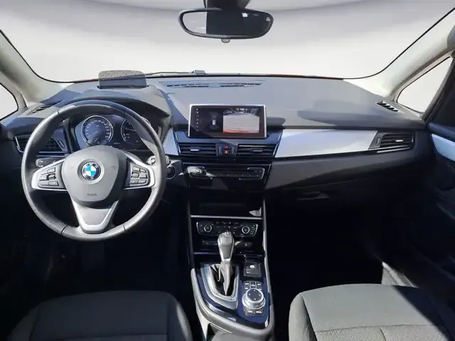 BMW 225