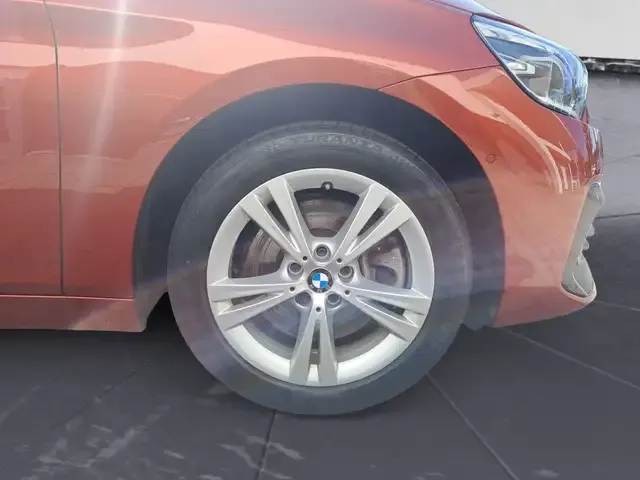 BMW 225