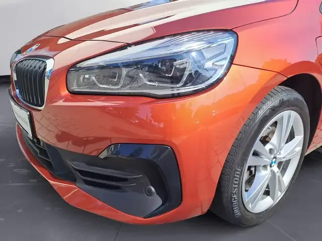 BMW 225