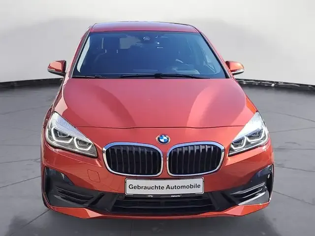 BMW 225