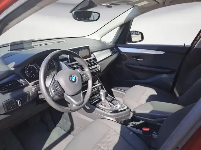 BMW 225