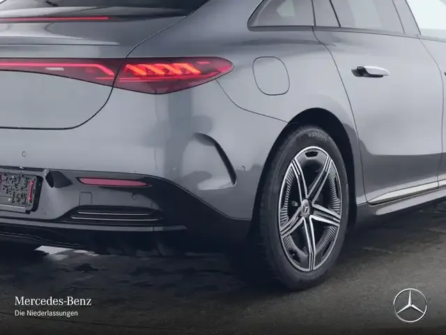 Mercedes-Benz EQE 300