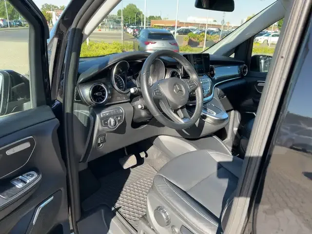 Mercedes-Benz V 250