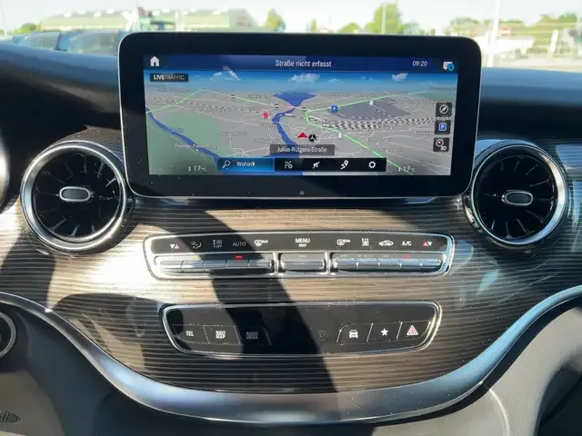 Mercedes-Benz V 250