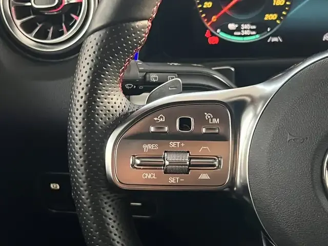 Mercedes-Benz EQB 350