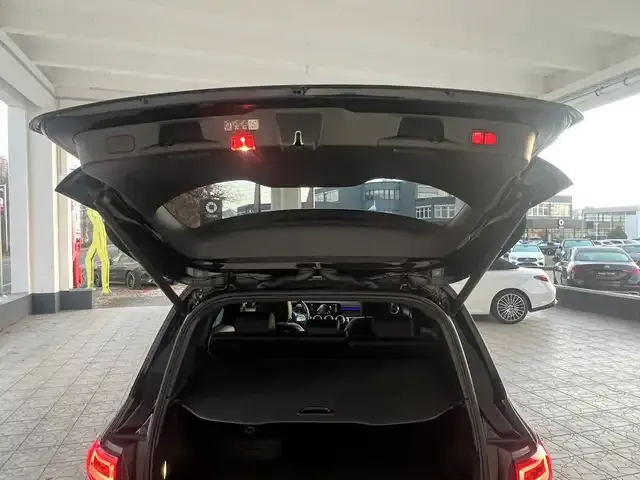 Mercedes-Benz EQB 350