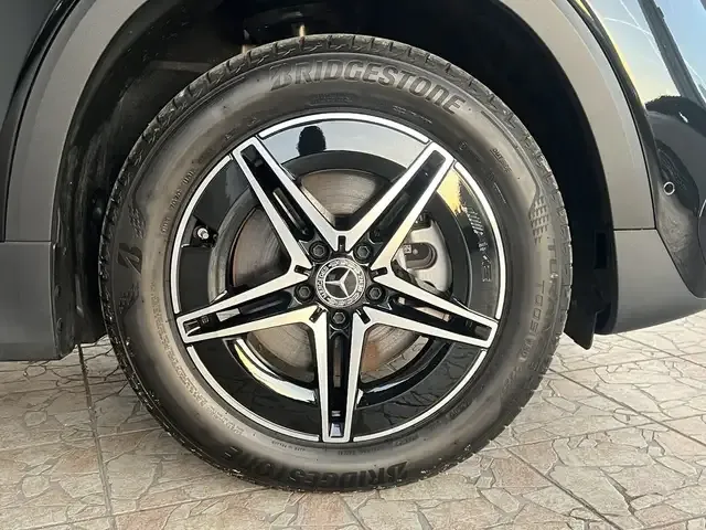 Mercedes-Benz EQB 350