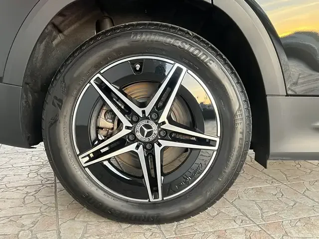 Mercedes-Benz EQB 350