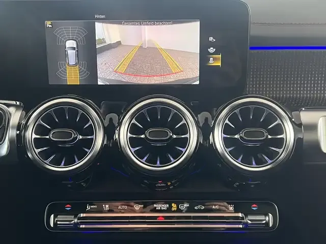 Mercedes-Benz EQB 350