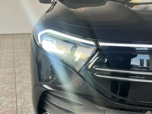 Mercedes-Benz EQB 350