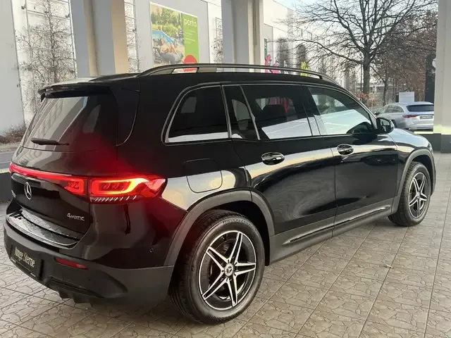 Mercedes-Benz EQB 350